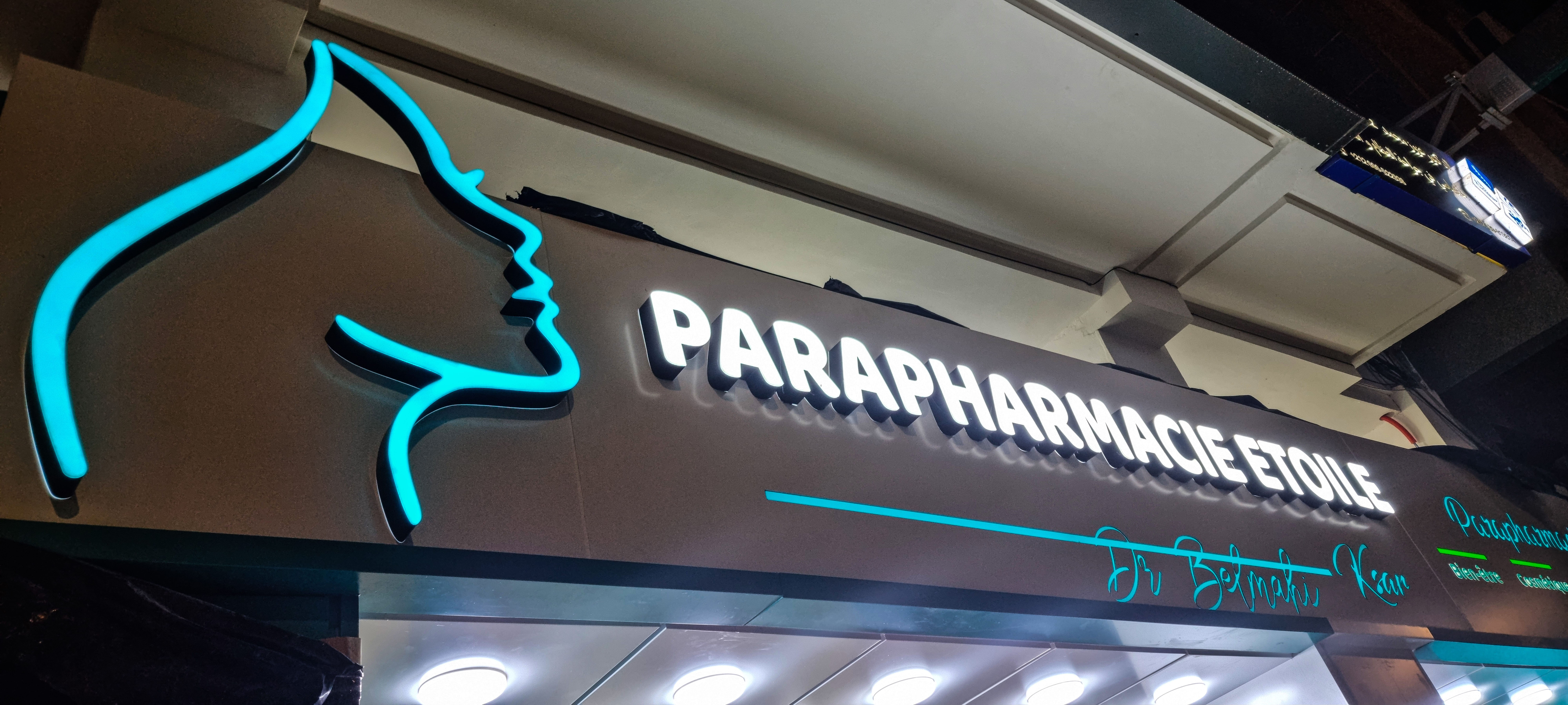 Panneau publicitaire LED installé à Tanger